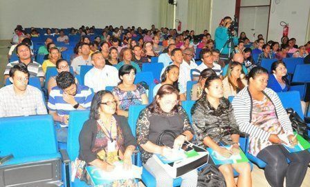 Público da Ufam e de outras instituições prestigiou a conferência